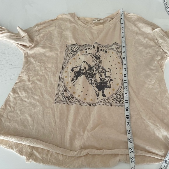 WHITE CROW WOMEN'S BUCK YEAH SEAMED LONG SLEEVE GRAPHIC TEE - Picture 2 of 11